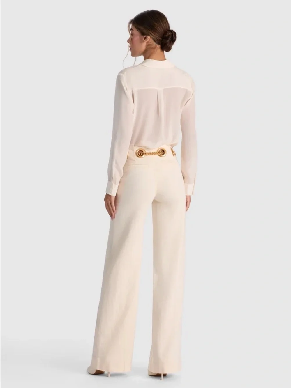 Alice + Olivia Cream Wide-Leg Pants with Gold Chain Waist Detail